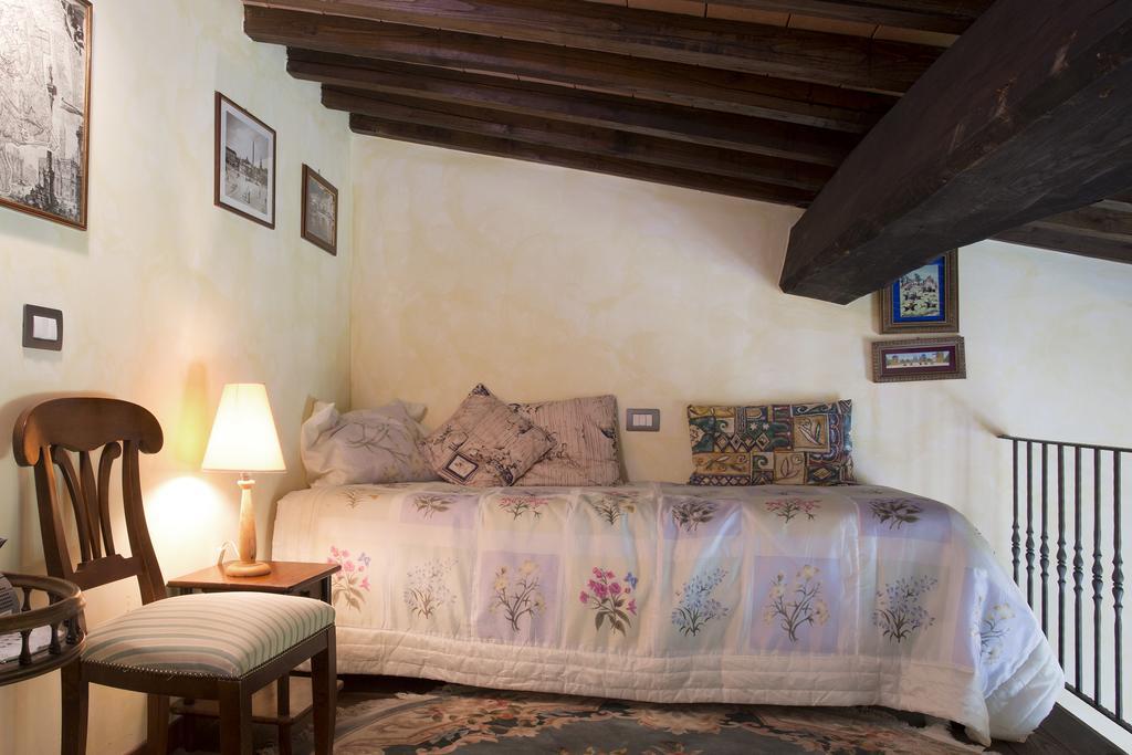 Casa Sandro A Podere Pascianella Βίλα Castelmuzio Δωμάτιο φωτογραφία